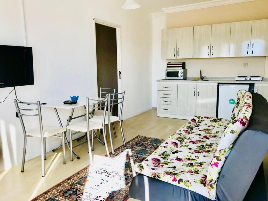 Fulica Apart Kusadasi Bagian luar foto